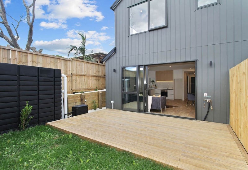 313B Bucklands Beach Road, Bucklands Beach, Auckland - Carousel 1