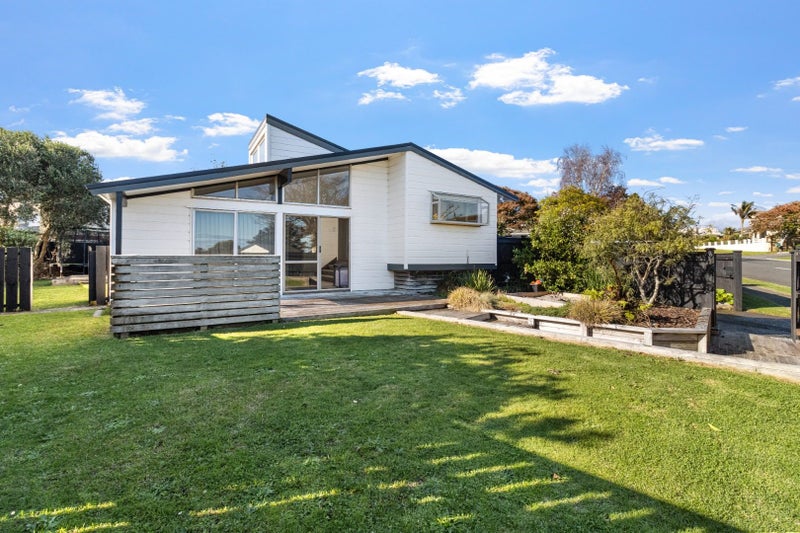 3 Veale Road, Frankleigh Park, New Plymouth - Carousel 2