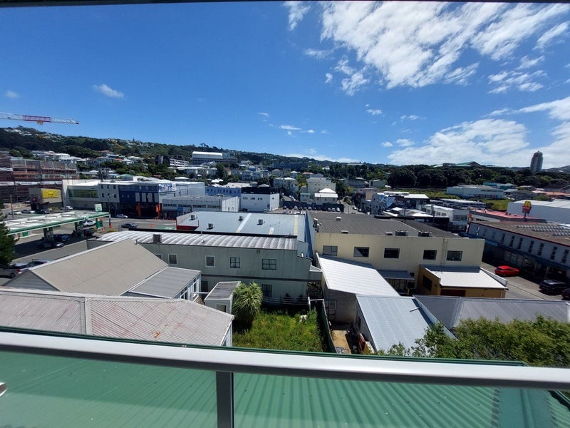 26/8 Girton Terrace, Mount Cook, Wellington - Carousel 2