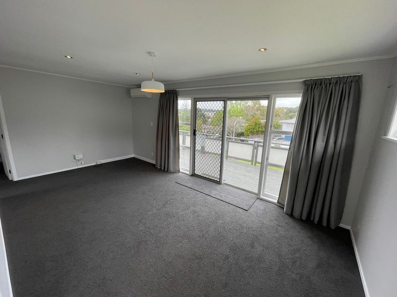 36 Japonica Drive, Beach Haven, Auckland - Carousel 2