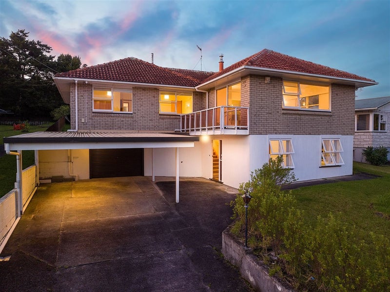 14 Jonathan Place, Sunnynook, Auckland - Carousel 1