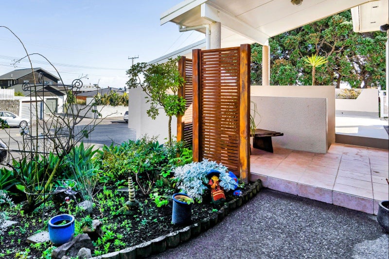 19 Nobs Line, Strandon, New Plymouth - Carousel 2