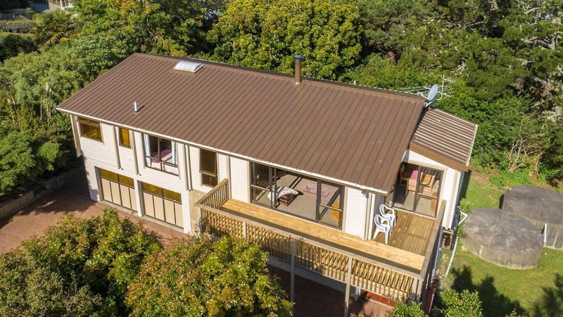 1/1129 Whangaparaoa Road, Tindalls Beach, Whangaparaoa - Carousel 1