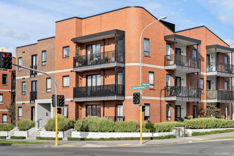 102/75 Hobsonville Point Road, Hobsonville, Auckland - Carousel 1