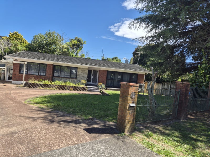 27 Eaton Road, Hillsborough, Auckland - Carousel 1