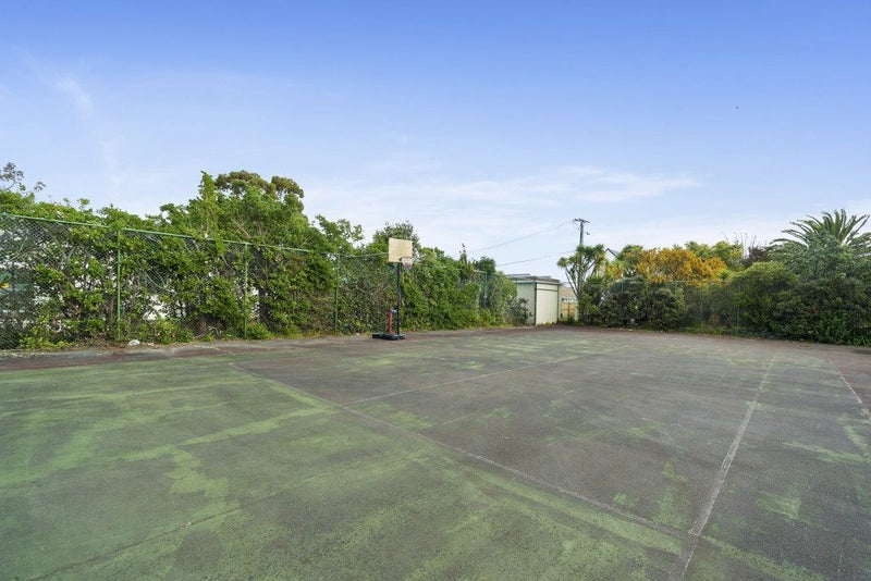 9/41 Barber Grove, Moera, Lower Hutt - Carousel 20