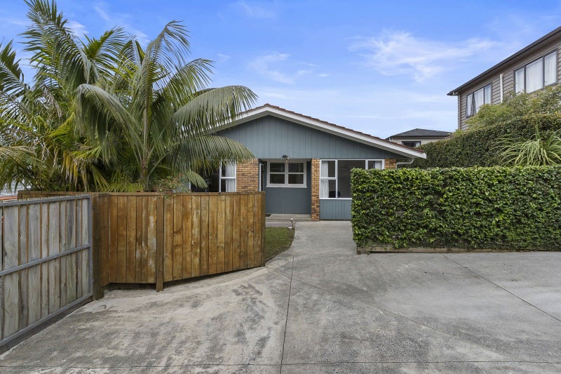 6/16 Stamford Park Road, Mount Roskill, Auckland - Carousel 2