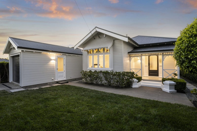 8 Ngapawa Street, Sandringham, Auckland - Carousel 1