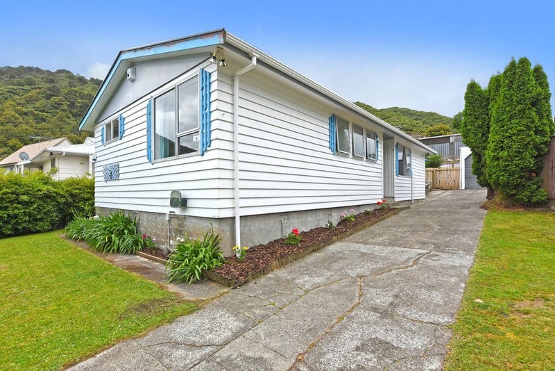71 Hartford Crescent, Totara Park, Upper Hutt - Carousel 2