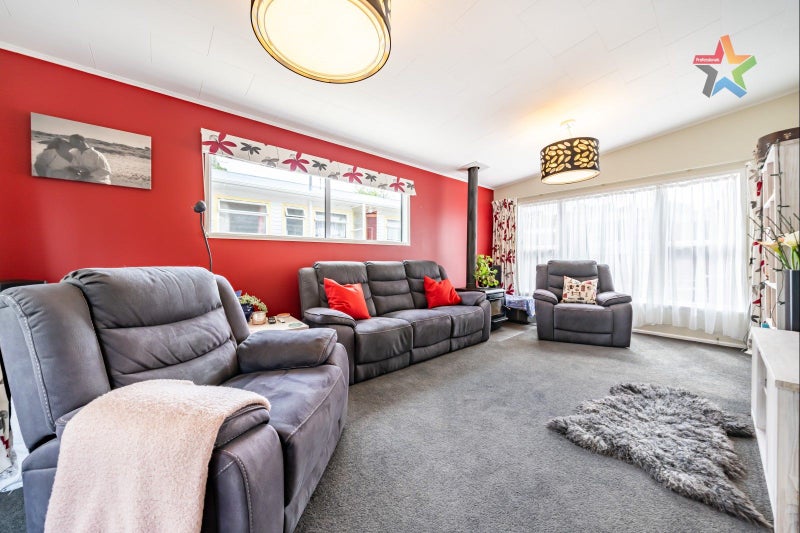 33 McGowan Road, Wainuiomata, Lower Hutt - Carousel 2