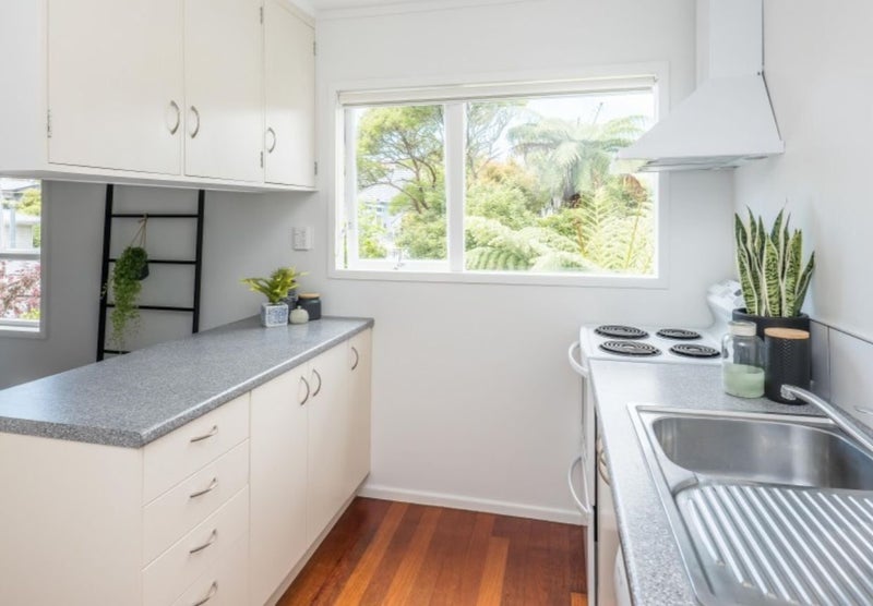 30A Friend Street, Karori, Wellington - Carousel 2
