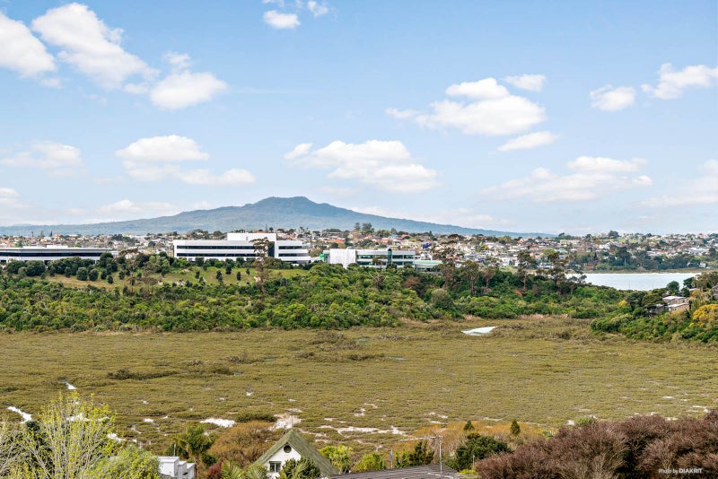 3/36 Exmouth Road, Northcote, Auckland - Carousel 1