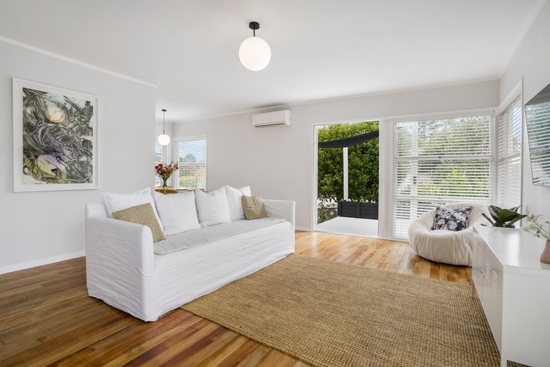 1/15 Hellyers Street, Birkdale, Auckland - Carousel 2