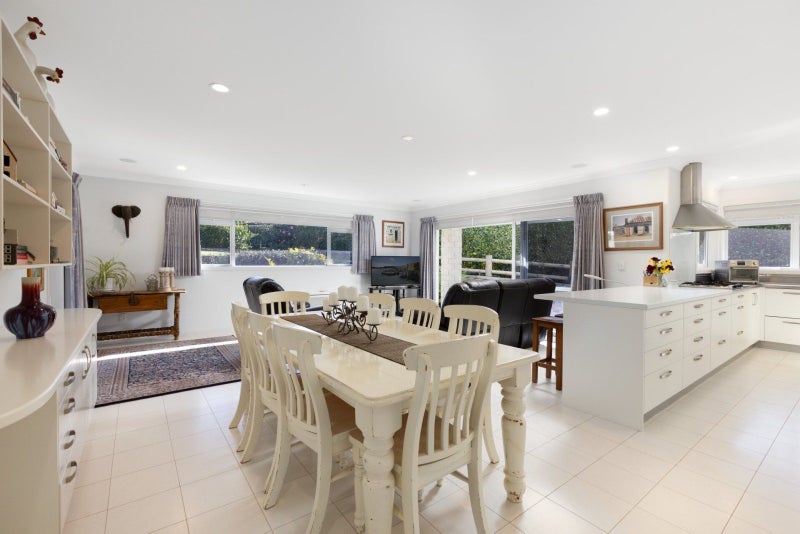 25 Contour Avenue, Pyes Pa, Tauranga - Carousel 2