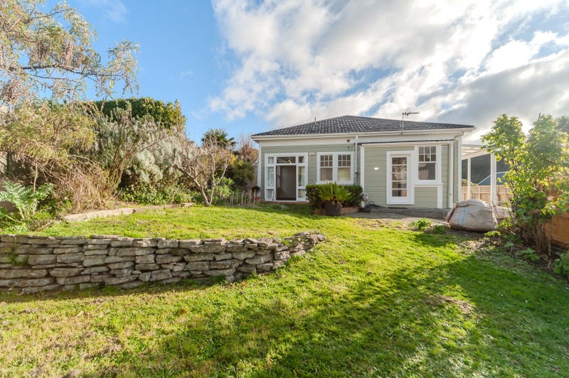 195 Clyde Street, Island Bay, Wellington - Carousel 1