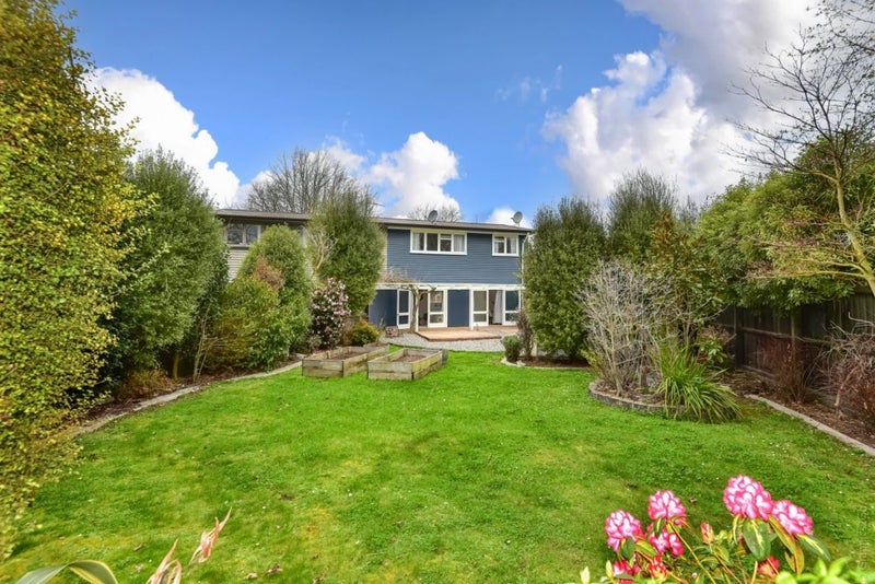 33 Flay Crescent, Burnside, Christchurch - Carousel 2