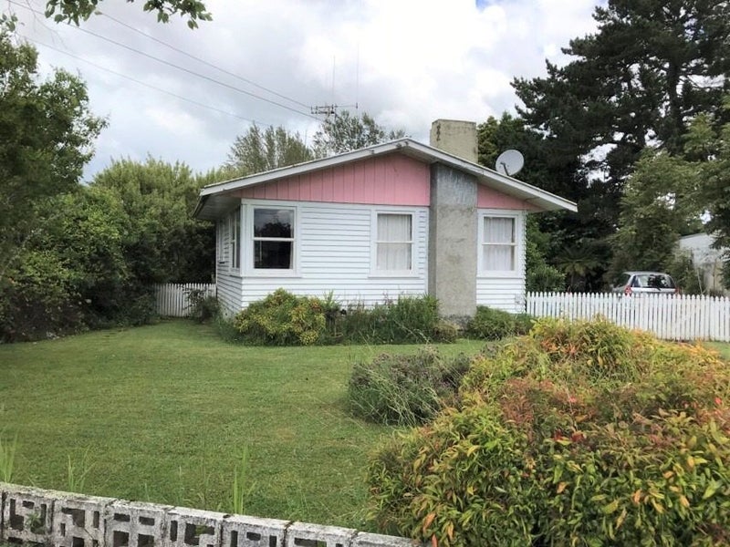 34 Barrie Crescent, Silverdale, Hamilton - Carousel 1