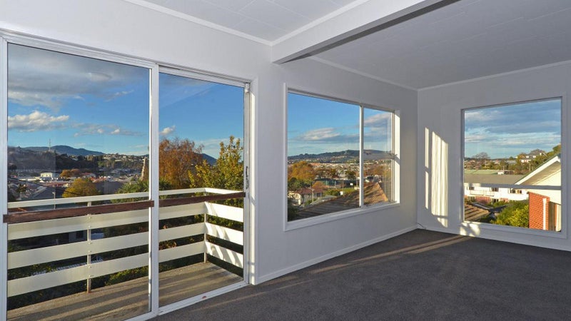 61D Playfair Street, Caversham, Dunedin - Carousel 1