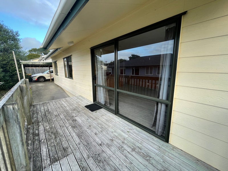 2/137 Rosier Road, Glen Eden, Auckland - Carousel 1