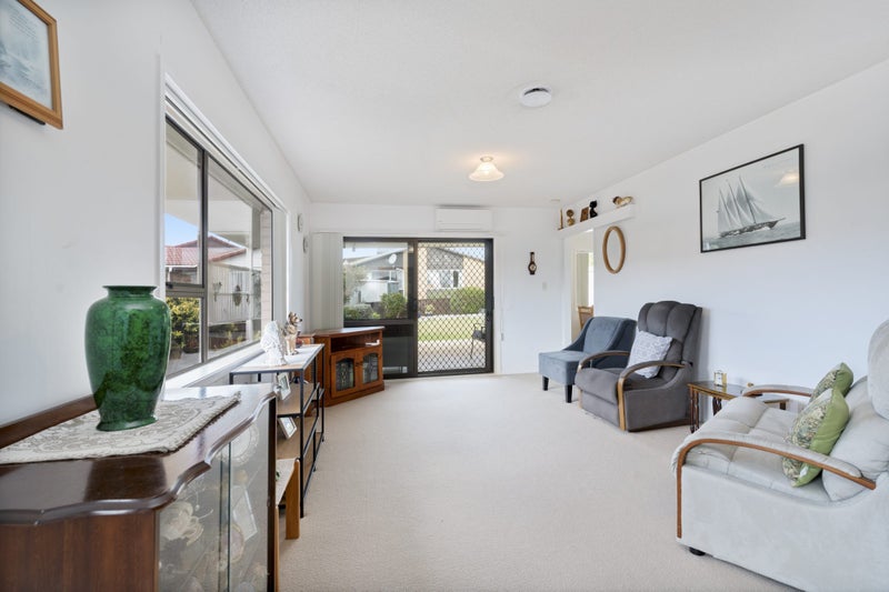 2/9 Annette Avenue, Te Atatu South, Auckland - Carousel 2