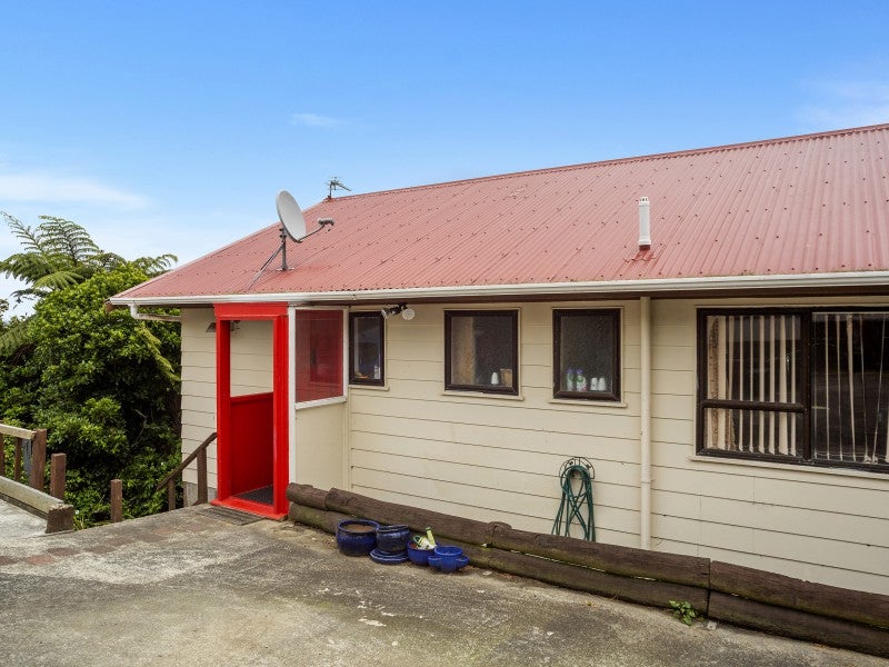 1/30 Outram Grove, Kelson, Lower Hutt - Carousel 1
