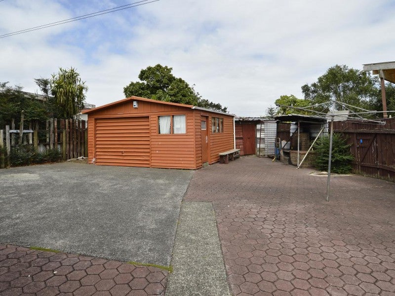 2 Clayton Avenue, Otara, Auckland - Carousel 12