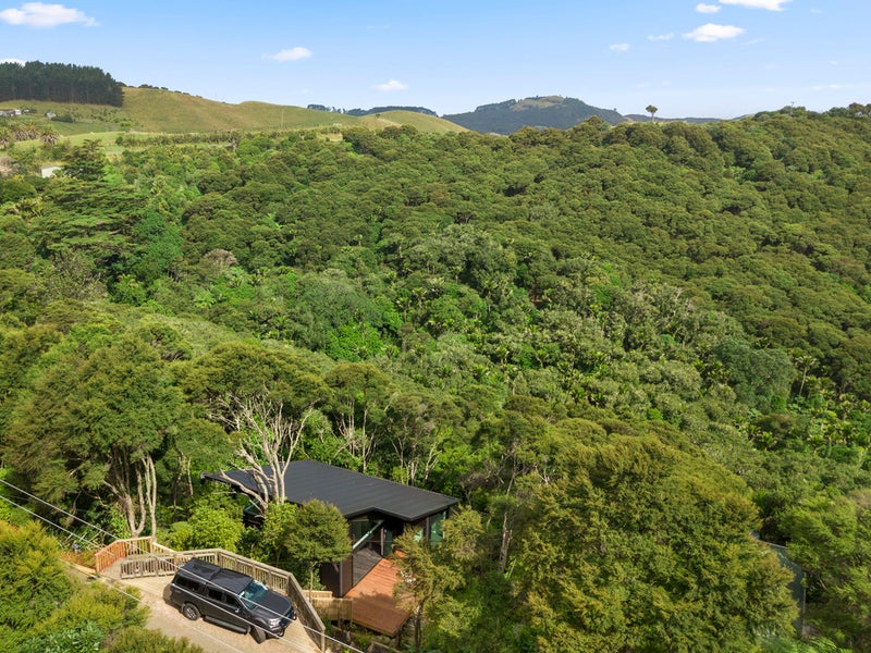 126 Waiheke road, Waiheke Island, Auckland - Carousel 21
