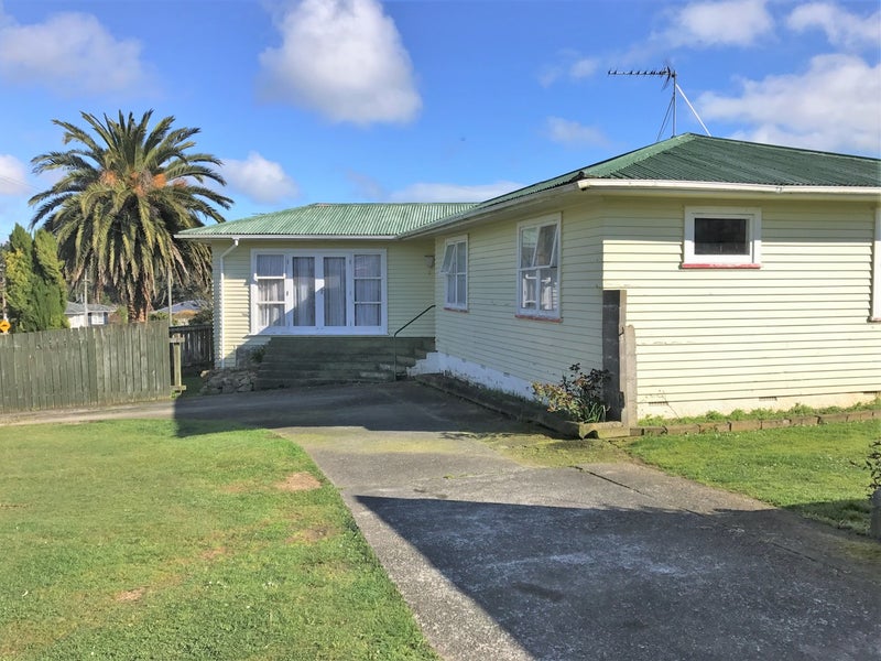 7 Falcon Street, Cannons Creek, Porirua - Carousel 1