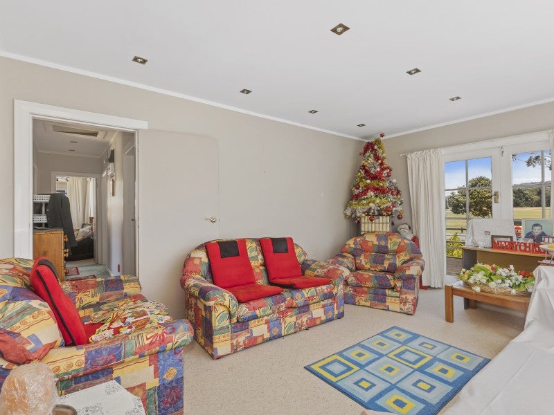 1018 Taita Drive, Taita, Lower Hutt - Carousel 2