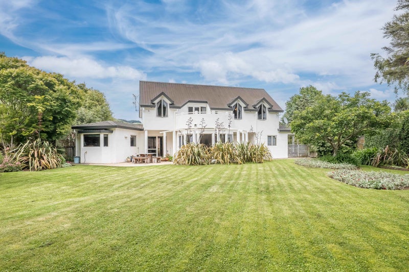 165 Raumati Road, Raumati Beach, Paraparaumu - Carousel 1
