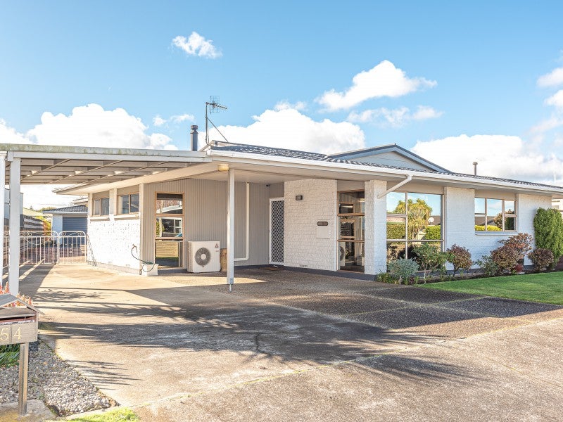 54 Exeter Crescent, Springvale, Whanganui - Carousel 1