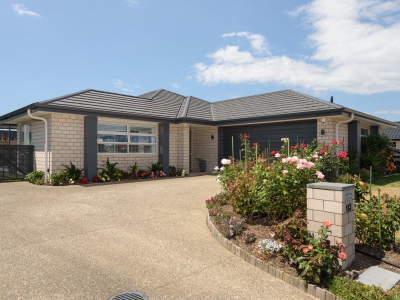 113 Penetaka Heights, Pyes Pa, Tauranga - Carousel 1