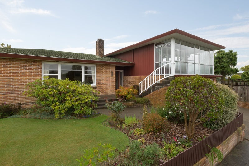 1 Kapiti Place, Awapuni, Palmerston North - Carousel 1
