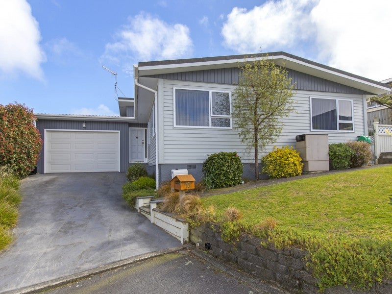 15 Eastview Grove, Normandale, Lower Hutt - Carousel 1