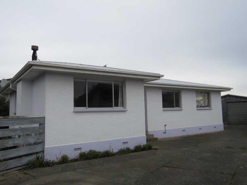 4 Cunningham Street, Grasmere, Invercargill - Carousel 1