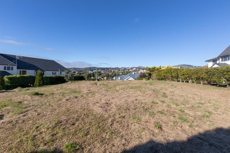 8 Clovelly Place, Westmorland, Christchurch - Carousel 2