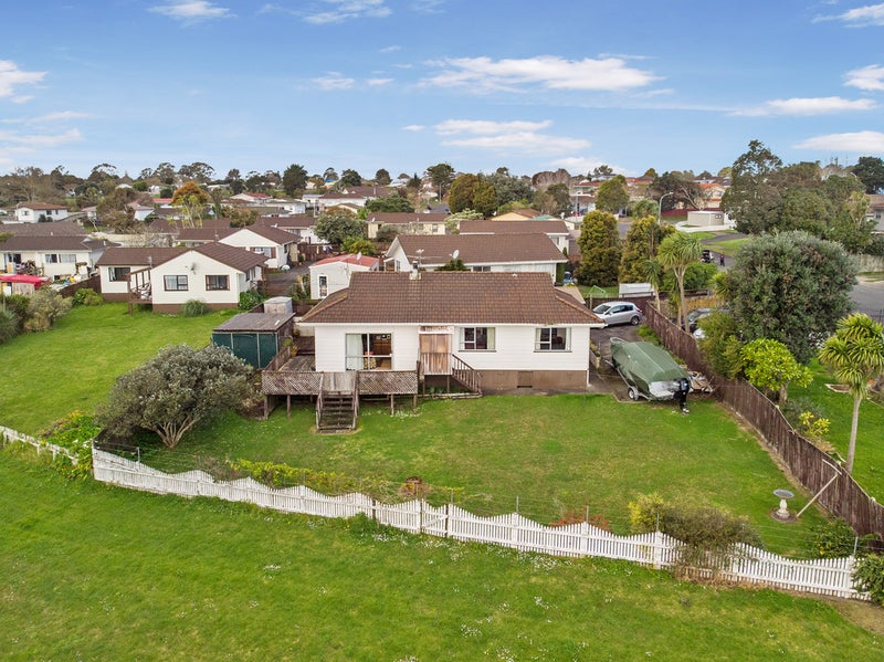 9 Pureora Place, Clendon Park, Auckland - Carousel 1