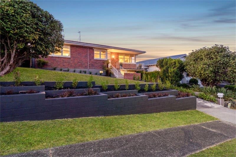 31 Huntingtree Avenue, Sandringham, Auckland - Carousel 1