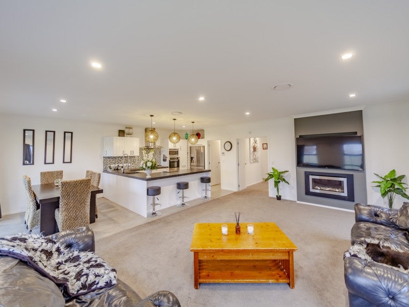 24 Pukaki Place, Poraiti, Napier - Carousel 1