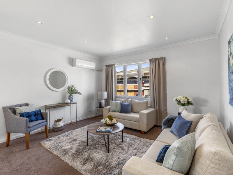 15 Sutherland Avenue, Silverstream, Upper Hutt - Carousel 2