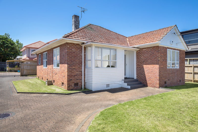 26 Queensway, Three Kings, Auckland - Carousel 2