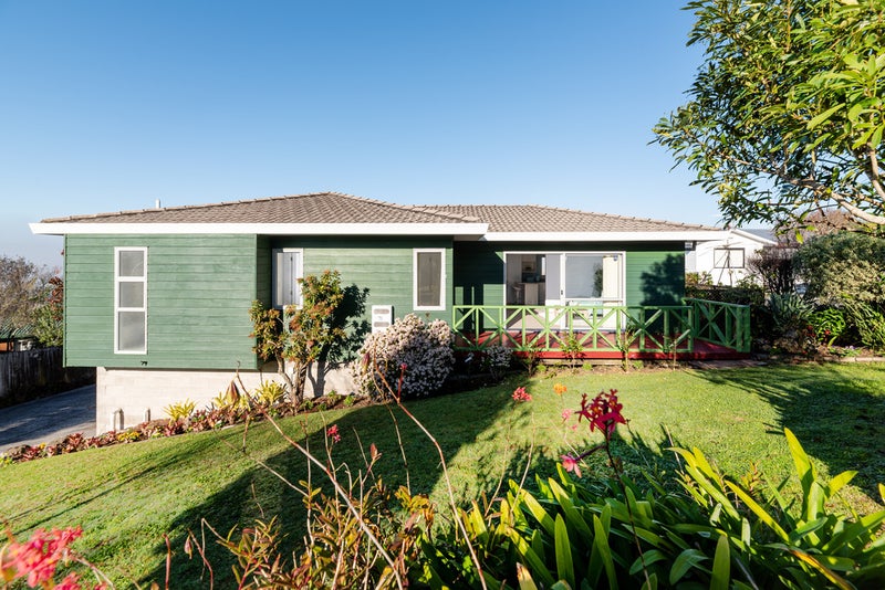 1/7 Valecrest Place, Bayview, Auckland - Carousel 1