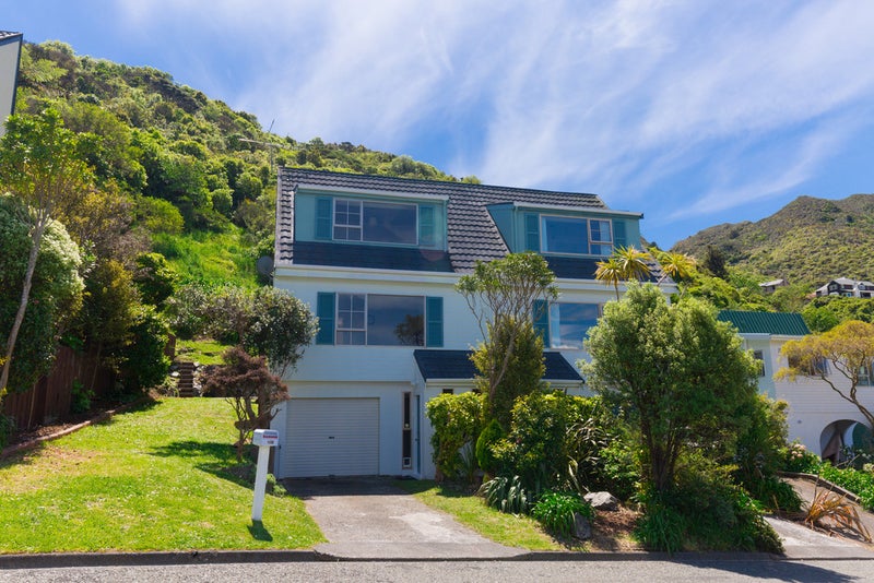 10B Govind Grove, Ngaio, Wellington - Carousel 1