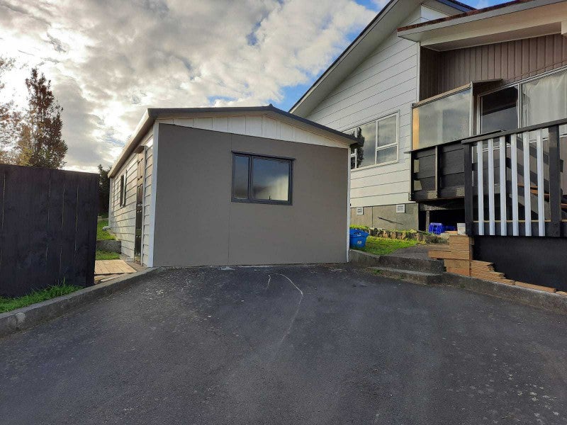 1 Chester Street, Judea, Tauranga - Carousel 2