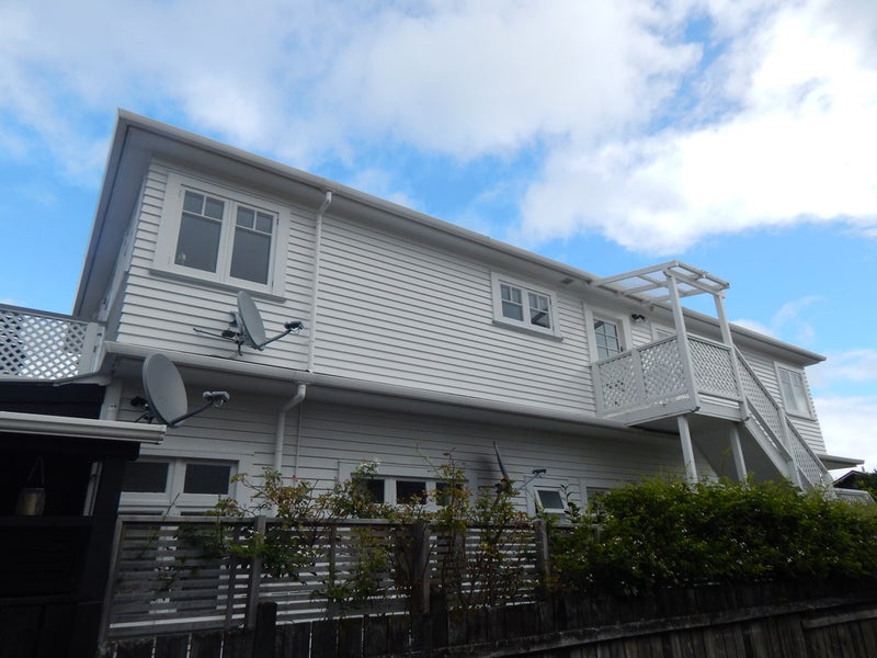 4/14 OROUA ST, RONA BAY, EASTBOURNE - Carousel 1