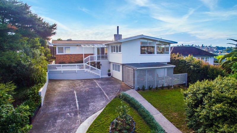 9 Bel Air Drive, Hillsborough, Auckland - Carousel 2
