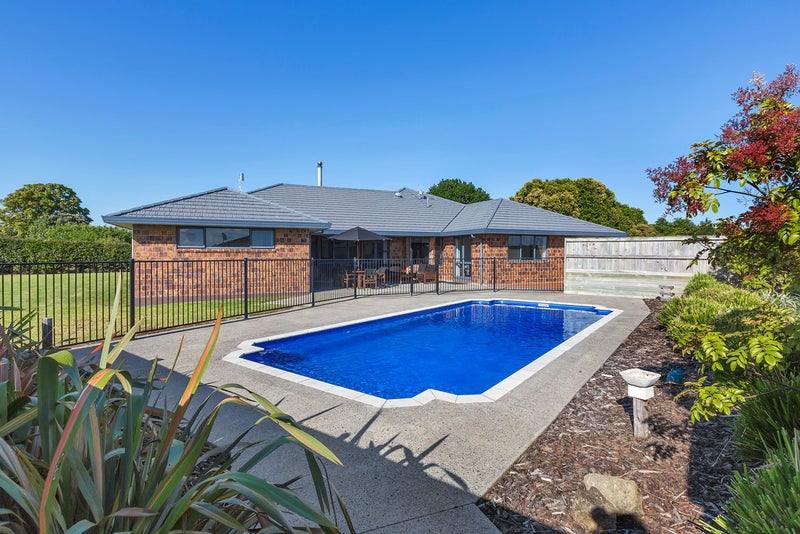 21 Pyle RD E, ONE TREE POINT, Ruakaka - Carousel 1