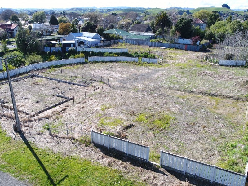6 Crewe Street, Pahiatua - Carousel 2