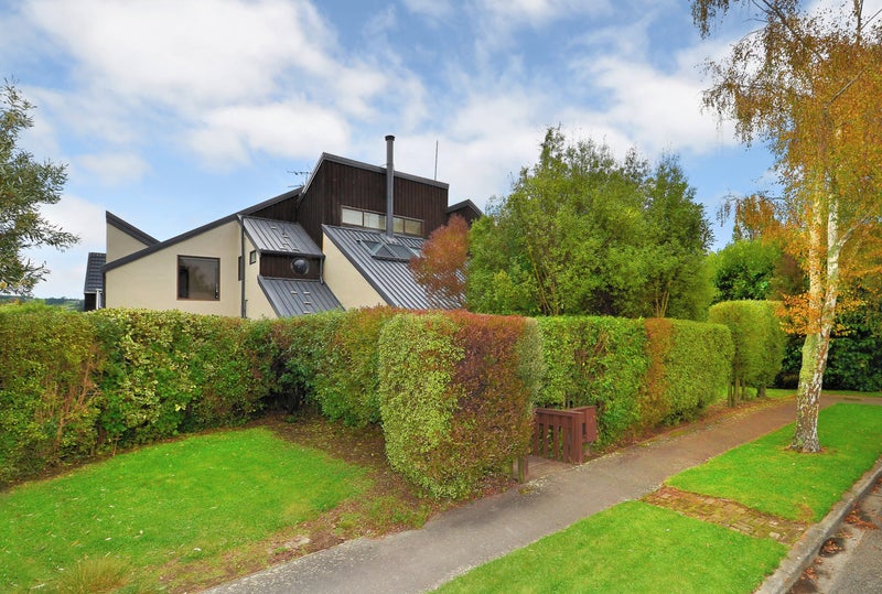2 Holmcroft Court, Cracroft, Christchurch - Carousel 2