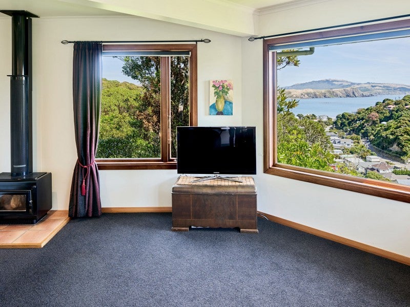 80 Cluny Road, Plimmerton, Porirua - Carousel 2